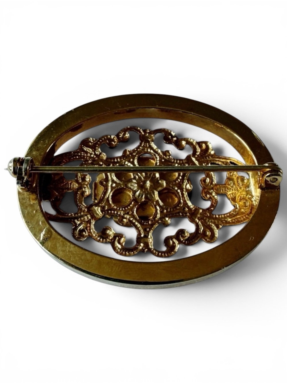 Vtg Gold‑Tone Filigree Brooch, Green Nephrite Jade-Look Cabochon Mid-Century Pin - Picture 12 of 14